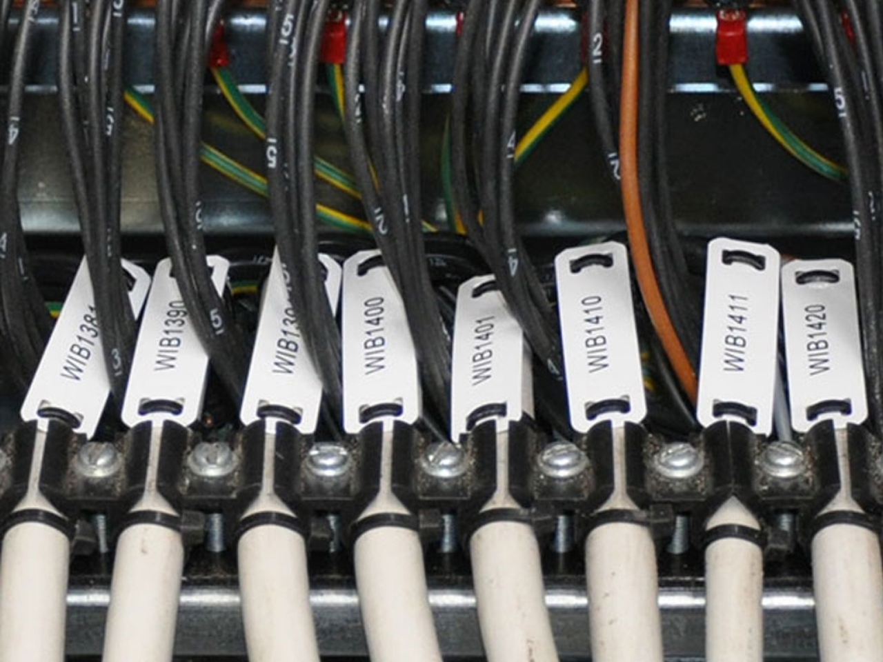 Маркировка кабелей в серверной